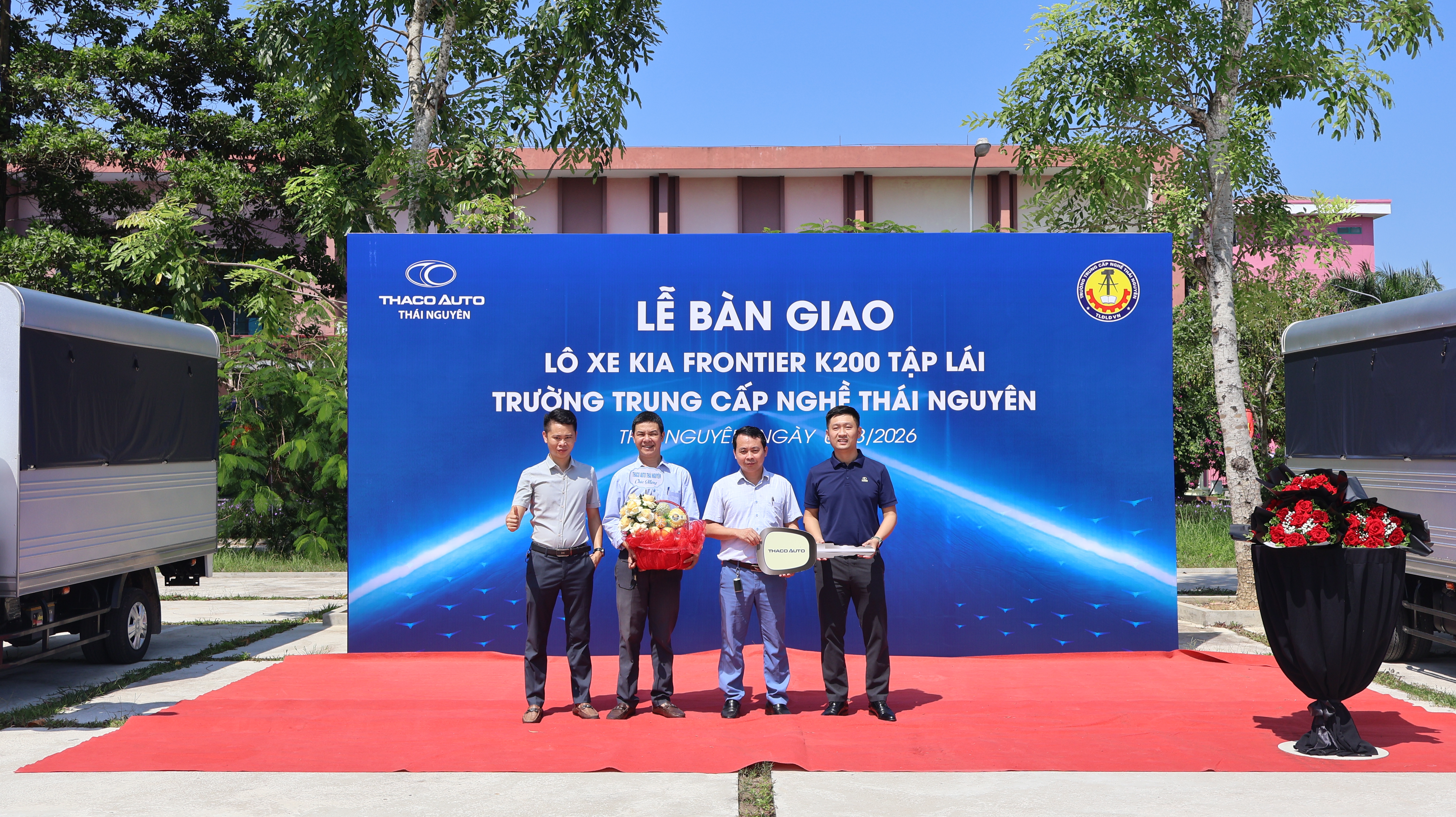 LỄ BÀN GIAO XE Ô TÔ TẬP LÁI HẠNG C1