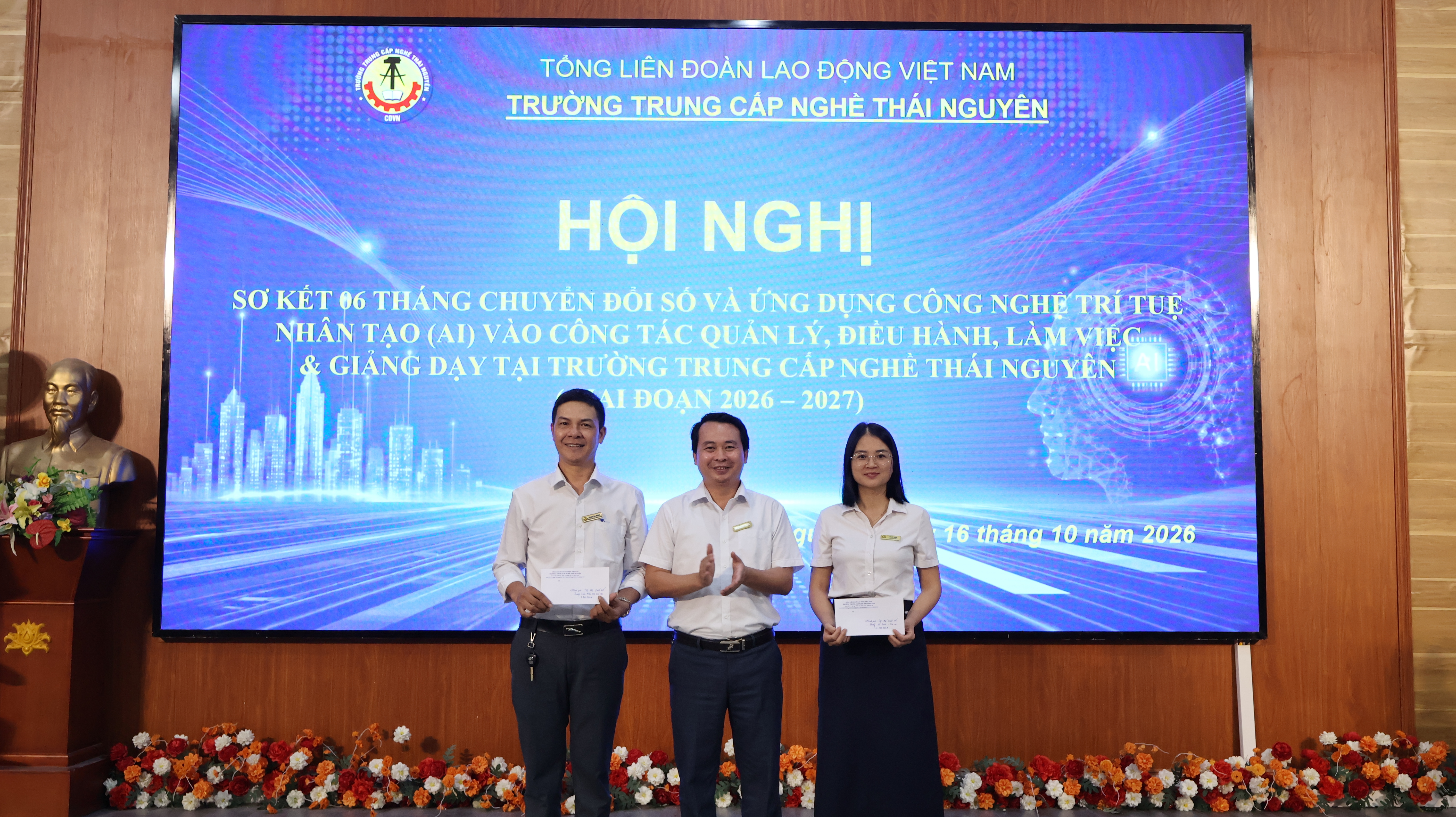 Hội nghị sơ kết 06 tháng triển khai chuyển đổi số và ứng dụng trí tuệ nhân tạo